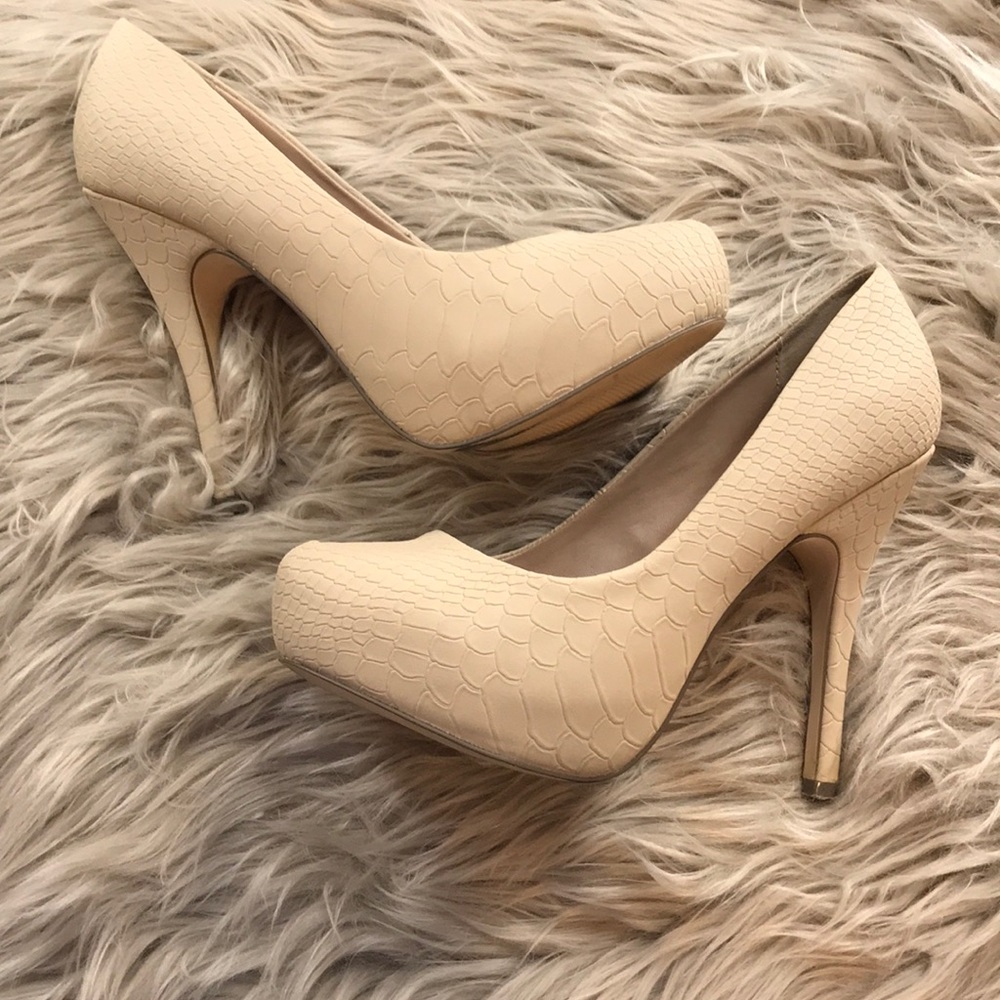 Beige heels